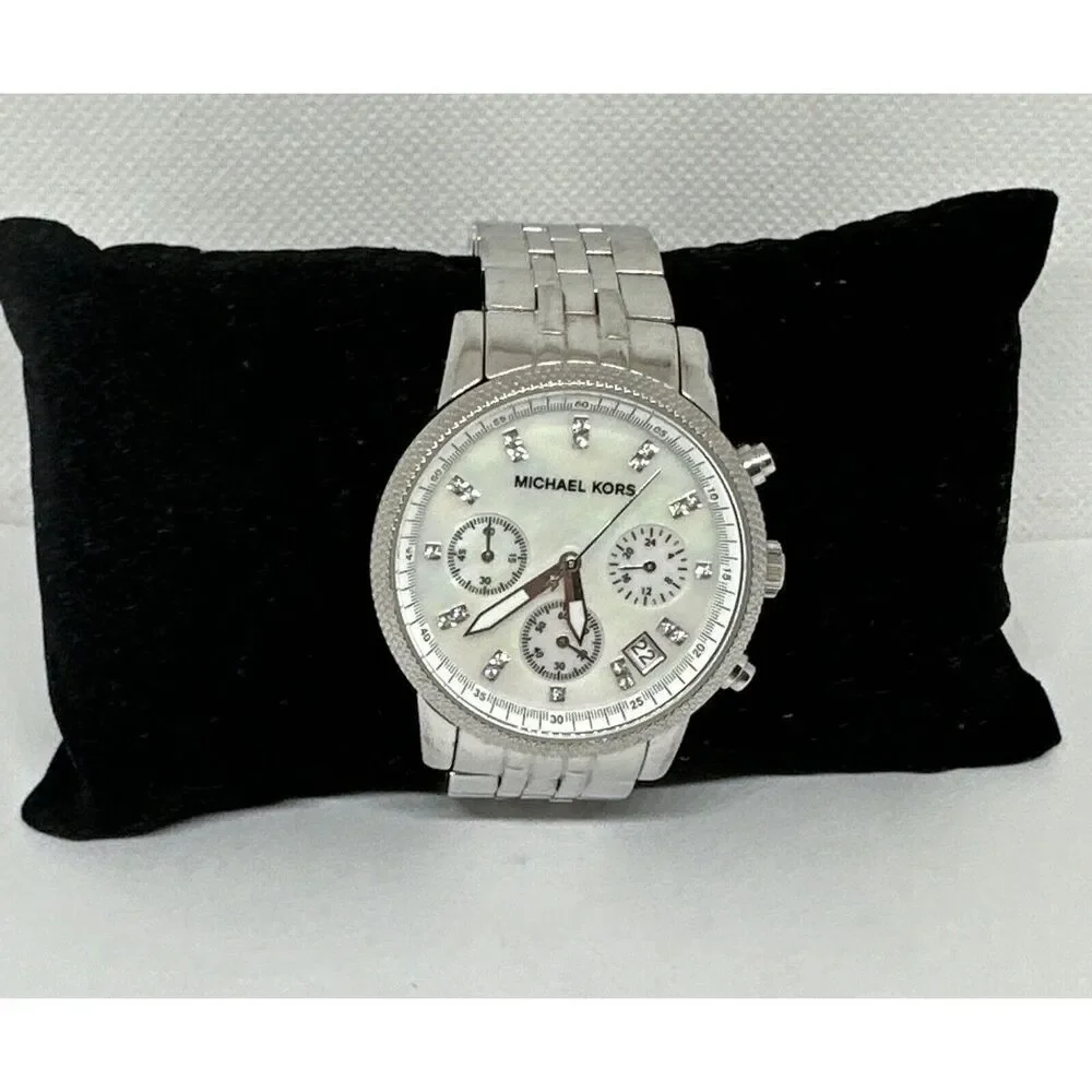 Michael Kors MK5020 Women's Silver Stainless Steel Analog Dial Wrist Watch NUL51